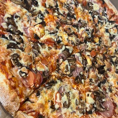 Пицца Ветчина-грибы в Pizza life по цене 480 ₽