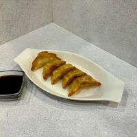 Гедза жареные с курицей в Kazuki