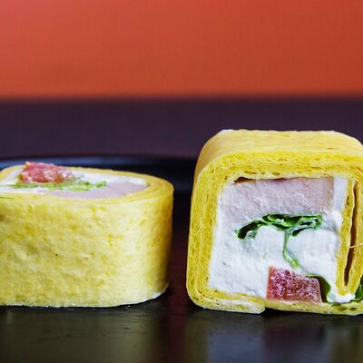 Тортилья чикен в SushiShark по цене 370 ₽