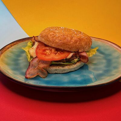 Чизбургер в Kamareka по цене 350 ₽