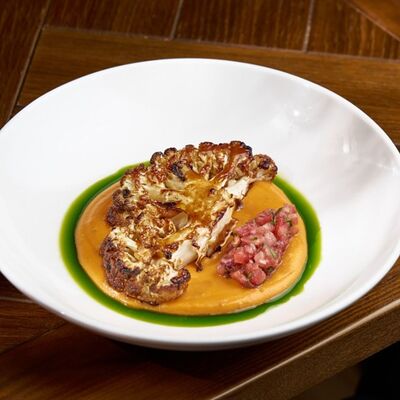 Стейк из цветной капусты мисо с пюре из батата в GASTROFISH по цене 728