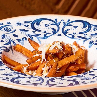 Батат фри с копчёным сулугунив NANA Pirveli по цене 480 ₽