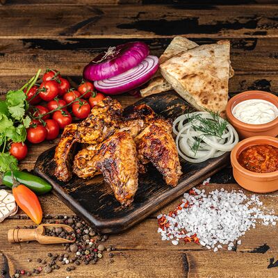 Шашлык из куриных крылышек в Люблю мясо по цене 310 ₽