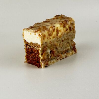 Пирожное Морковноев Просто Азия x Десертория по цене 420 ₽