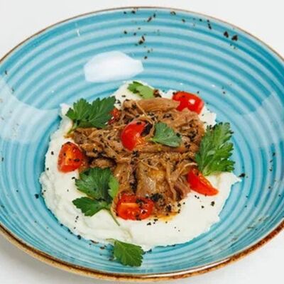 Разварная телятина с картофельным кремом в Кстати, давай зайдём по цене 530 ₽