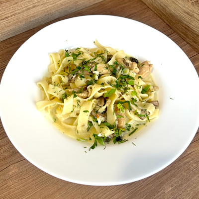 Паста с курицей и грибами в Великолепный век по цене 380 ₽