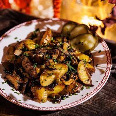 Картофель печеный с грибами в Потроха по цене 493