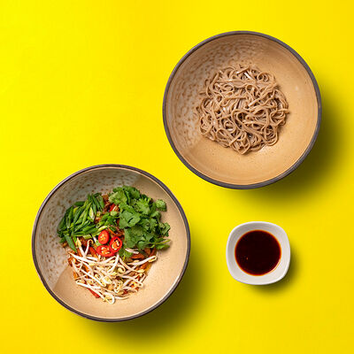 Вок с говядиной, гречневой соба и соусом терияки в VASILCHUKI Chaihona №1 по цене 550