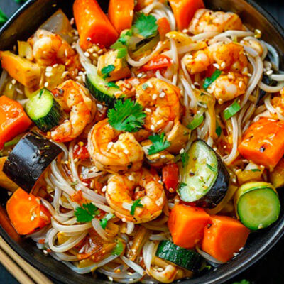 Вок с рисовой лапшой и тигровой креветкойв Bon appetit по цене 705 ₽