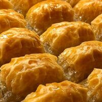 Пахлава с грецким орехом классическая в Fistik Baklava