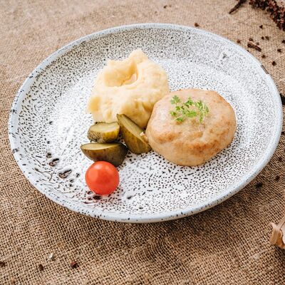 Большая котлета из щуки в Кафе-парк Теремок по цене 385 ₽