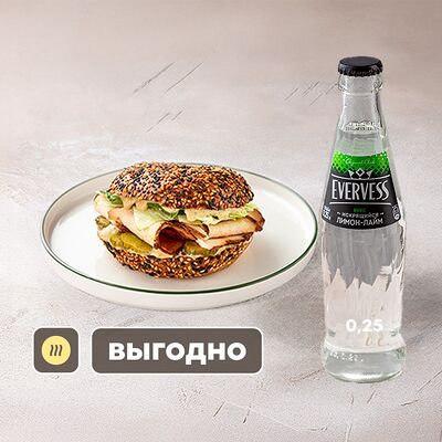 Сэндвич и Everevess в Шоколадница по цене 600 ₽