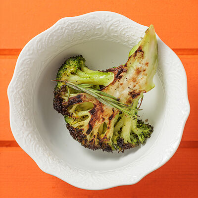 Брокколи гриль в Сорренто by Novikov по цене 470 ₽