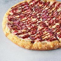 Пицца Мясная Барбекю на толстом с сыром в Sakura