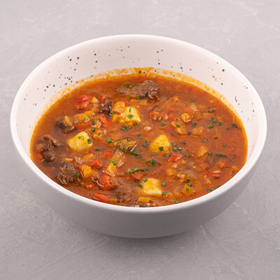Томатный суп с разварной телятиной в Мечтатели по цене 515 ₽