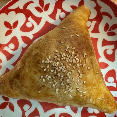 Самса куриная в Тандырoff по цене 199 ₽