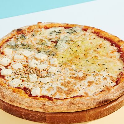 Четыре сыра пицца 25 см в Ostrov по цене 646 ₽