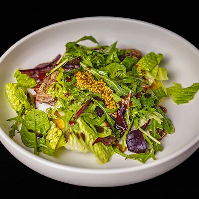 Салат с печенью кролика в Вирид ярд по цене 708 ₽