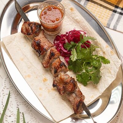 Шашлык из свиной шеи в Два деда по цене 670 ₽