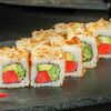 Ролл с Копченным Лососем и Скумбрией со спелым авокадо в Fast Япония Premium Sushi по цене 576