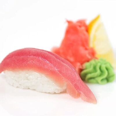 Суши Тунец в Нами по цене 319 ₽