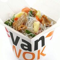 Рисовая лапша со свининой и ананасом в соусе Гонконг в Vanwok