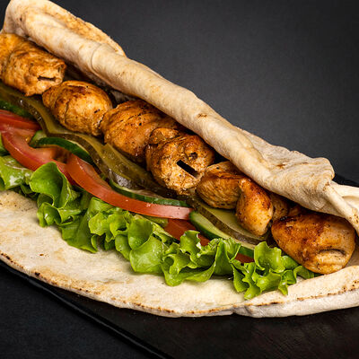 Шашлык куриный в пите в Black Grill House по цене 570 ₽