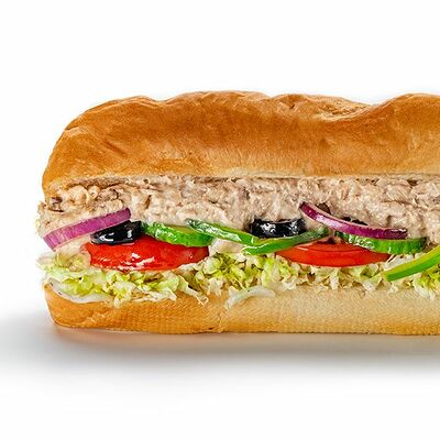 Сэндвич Тунец в Subway по цене 665 ₽