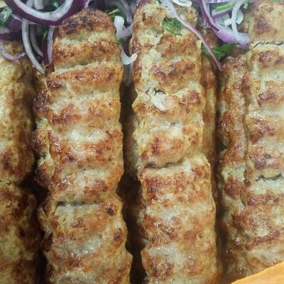 Люля-кебаб курица в Шах и кебаб по цене 320 ₽