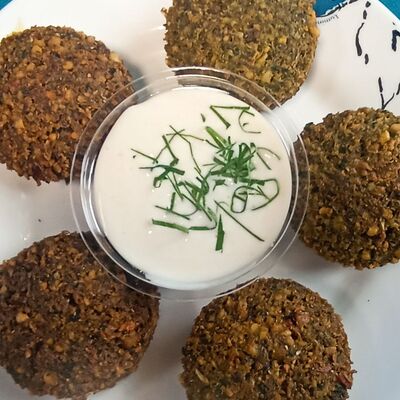 Фалафель с соусом из тахини и йогурта в Ashokas Индийская кухня по цене 420 ₽