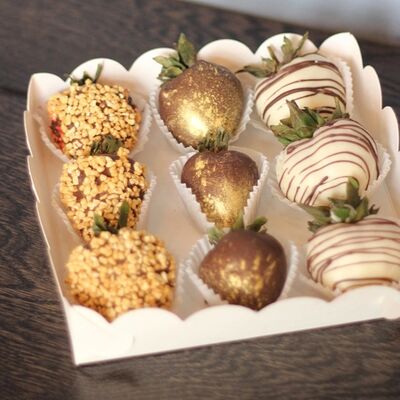 Клубника в шоколаде 9 ягод подарочный набор в Sweetness по цене 1090