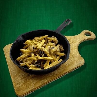 Сковородка с картофелем и грибами в Дача по цене 320 ₽