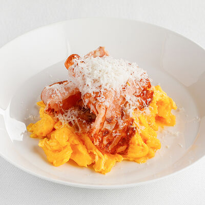 Скрембл с мортаделлой и пармезаном в Harvest по цене 850 ₽