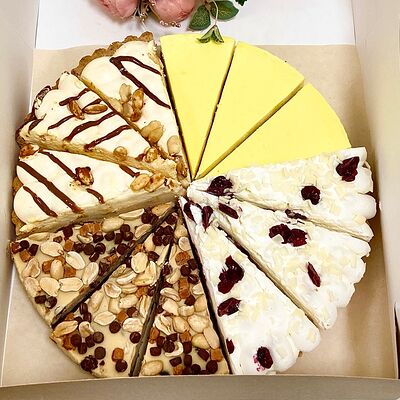 Торт Ассорти Чарли Топ в Чарли Чаплин по цене 2990 ₽