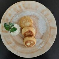 Сырники со сметаной в Атлант