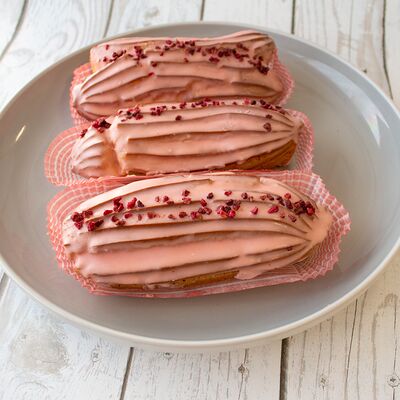 Эклер Малиновый в Гудди по цене 170 ₽