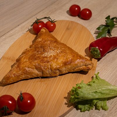 Самса с Говядиной в Плюшка ватрушка по цене 180 ₽