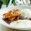 Тартар из говядины с муссом из пармезана и картофельной кожурой в Барборис по цене 830