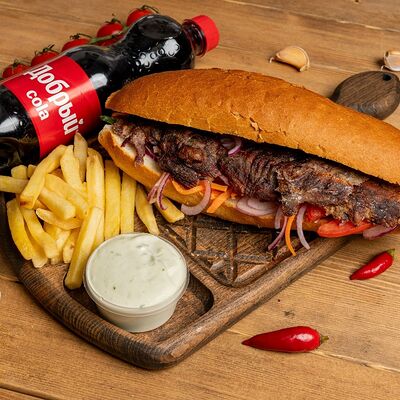 Комбо Багет с говядиной в НАШ Шеф Донер по цене 890 ₽