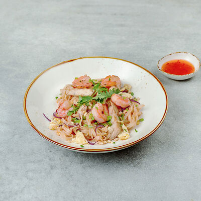 Пад тай с курицей и креветками в Мэджик ролл по цене 959 ₽