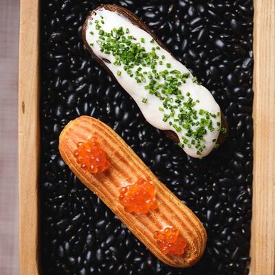 Сет эклеров с морепродуктами в The Odi по цене 25 р.