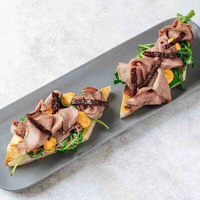 Брускетты с ростбифом в Beer-Burger по цене 400 ₽