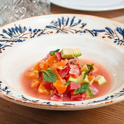 Севиче из тунца с мандарином и авокадо в Москва по цене 660 ₽