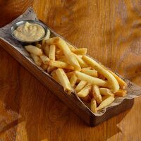 Картофель фри с трюфельным соусом в BBQ Beer Restaurant