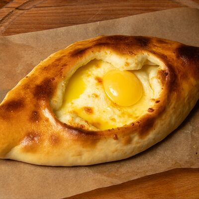 Хачапури по-аджарски в Хинкали-Дали по цене 430 ₽