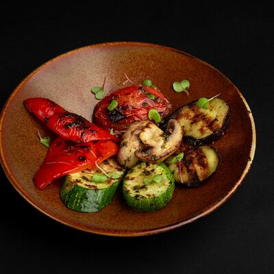 Овощи гриль в Устрицы & танцы по цене 630 ₽