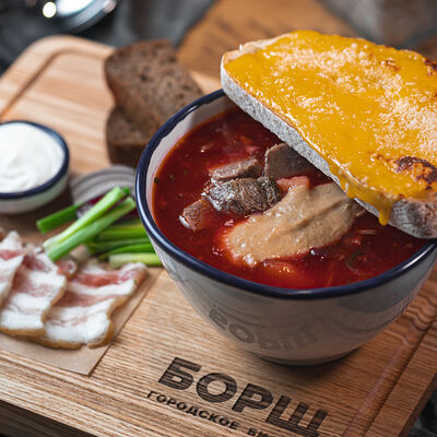 Борщ Охотник Себастьян в Борщ по цене 780 ₽