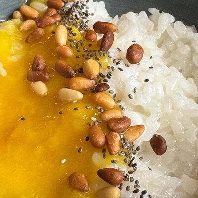 Каша рисовая на кокосовом молоке с манго в Маркс по цене 395 ₽