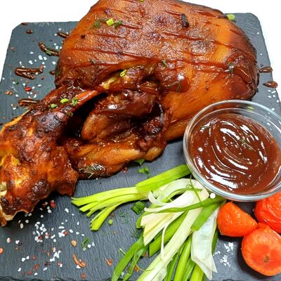 Рулька свиная в Лавр по цене 1500 ₽