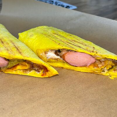 Сырный в сырном лавашев Burritos по цене 260 ₽